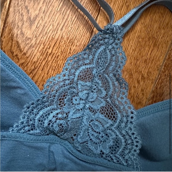 Padded lace racerback bralette - Picture 6 of 7